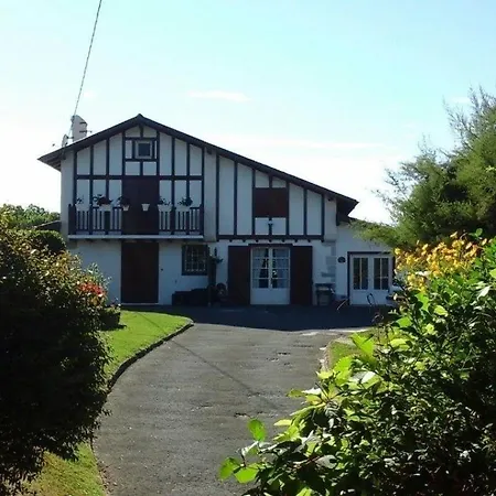 Location Dans Maison Basque * Urcuit