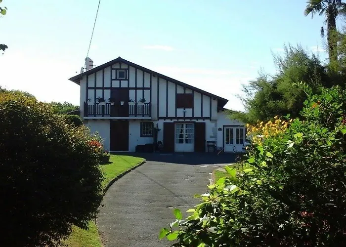 Location Dans Maison Basque * Urcuit